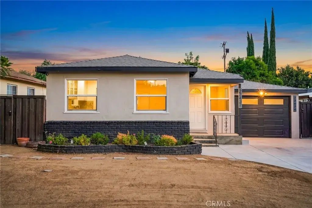 22432 Berdon Street, Woodland Hills
