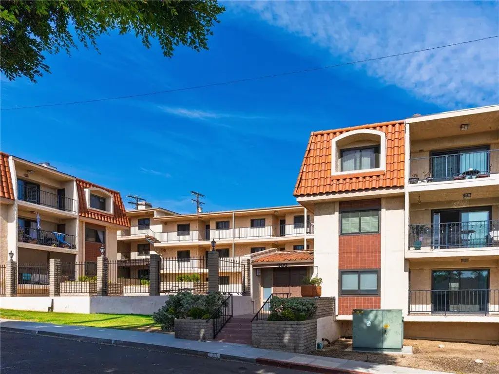 900 Cedar Street 301, El Segundo