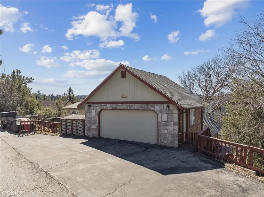 1171 N Grass Valley, Lake Arrowhead