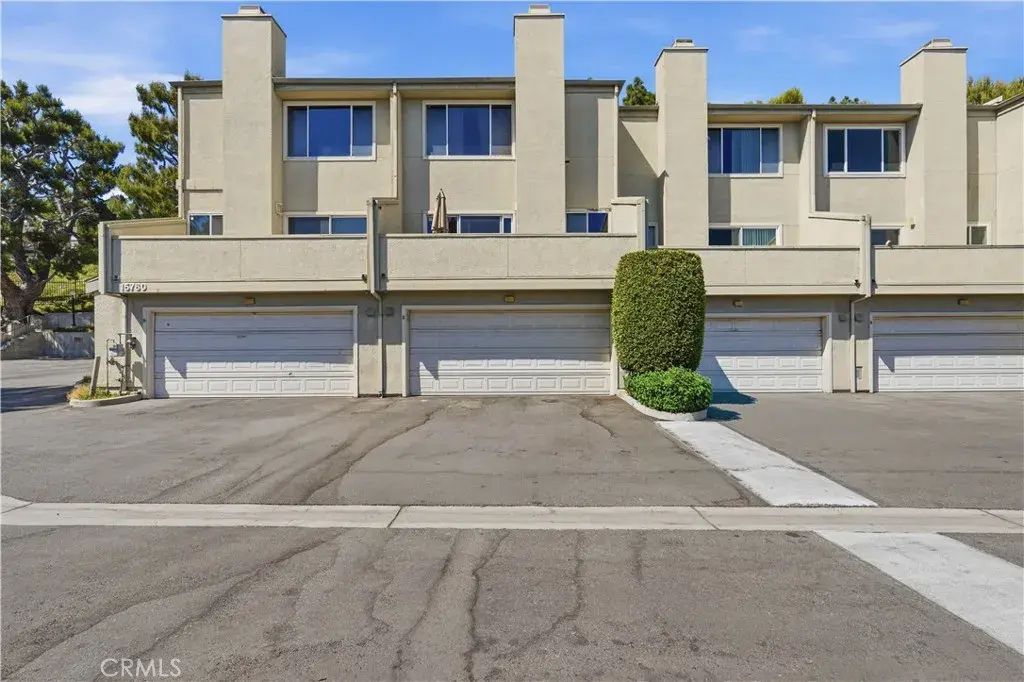 15760 Midwood 5, Granada Hills