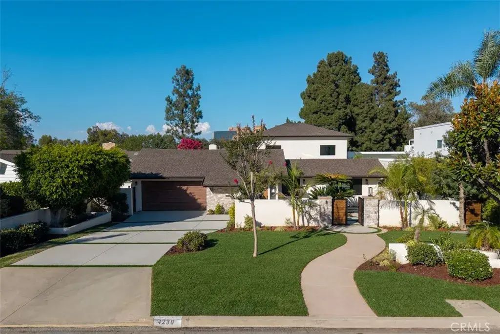4230 N Virginia Road, Long Beach