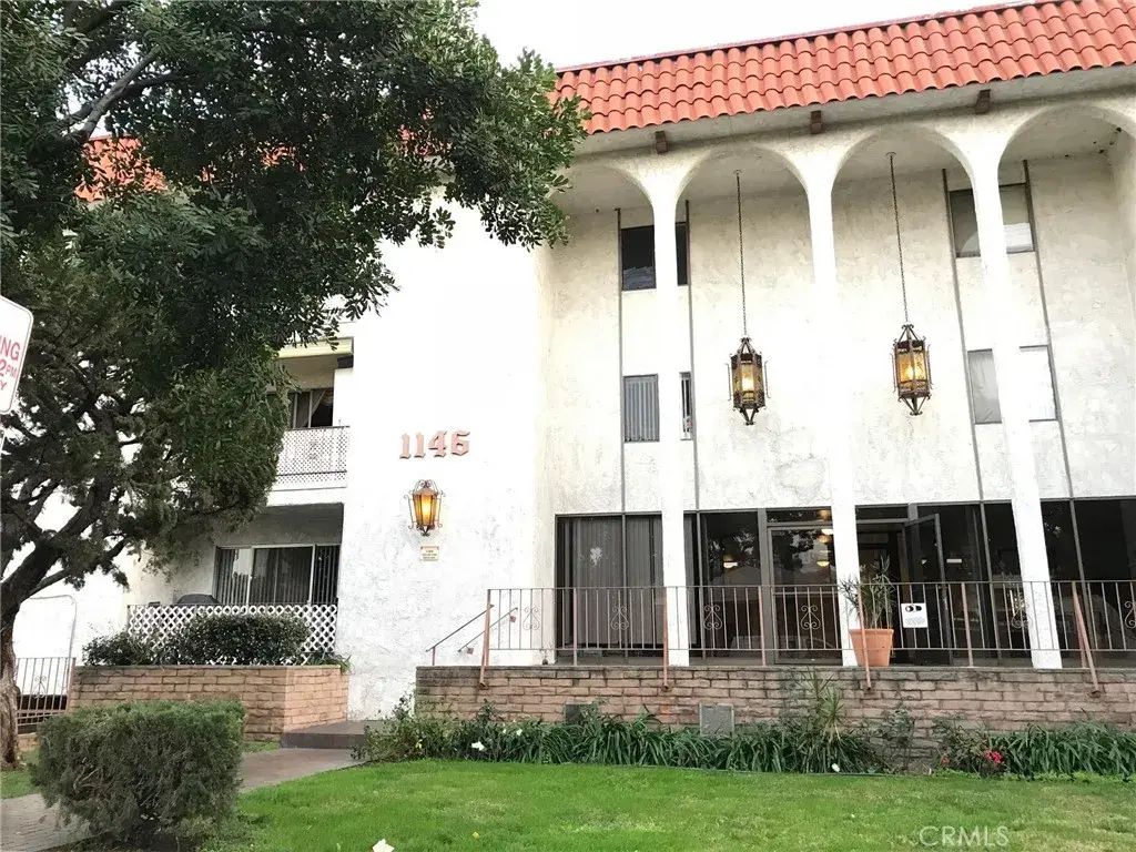 1146 E Lexington, Glendale