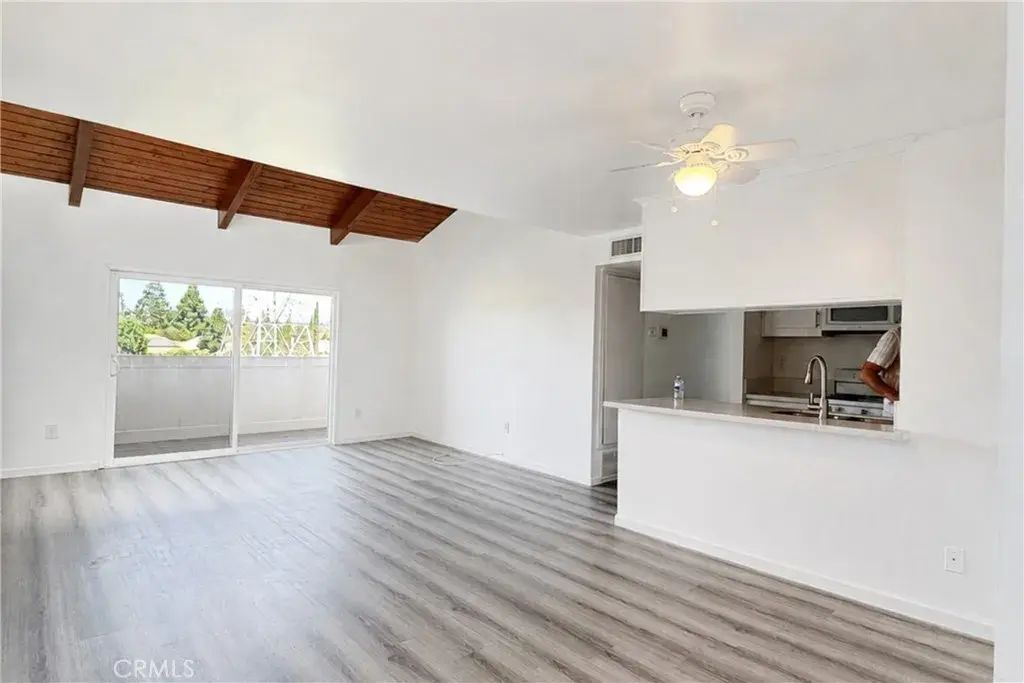 10331 Lindley 229, Porter Ranch