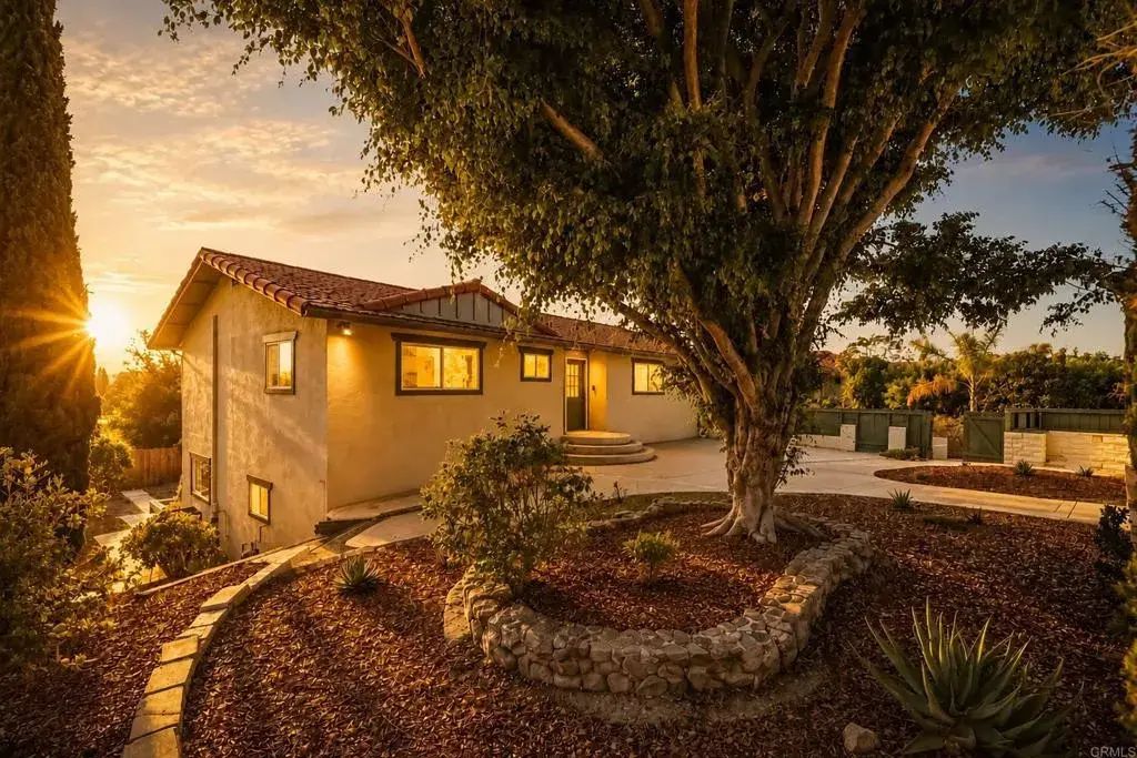 361 E Indian Rock Road, Vista