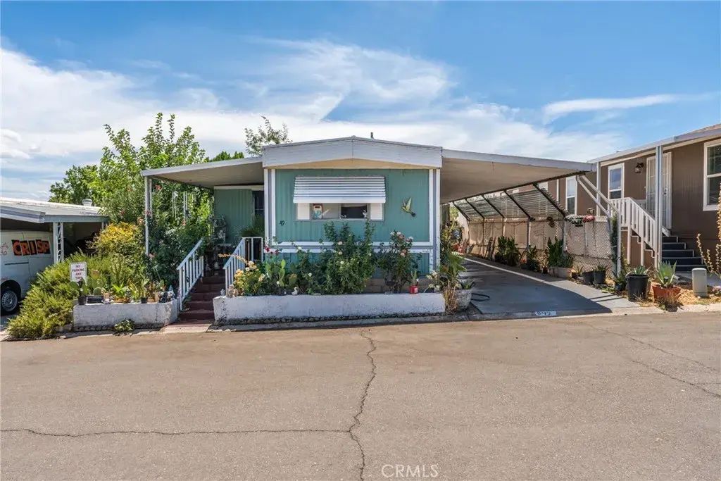20683 Waalew B49, Apple Valley