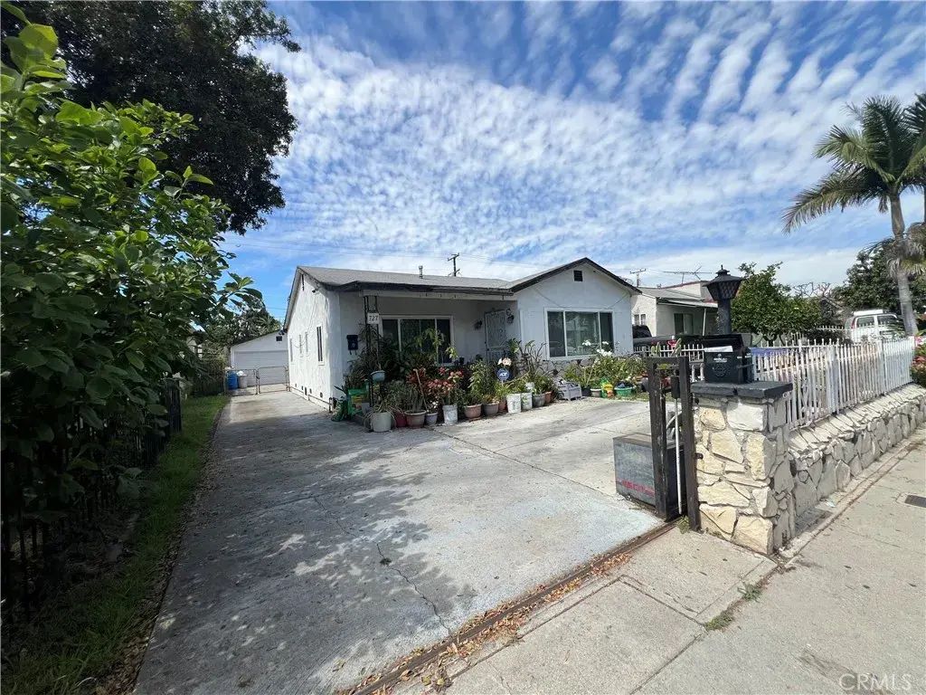 727 Oakford, East Los Angeles