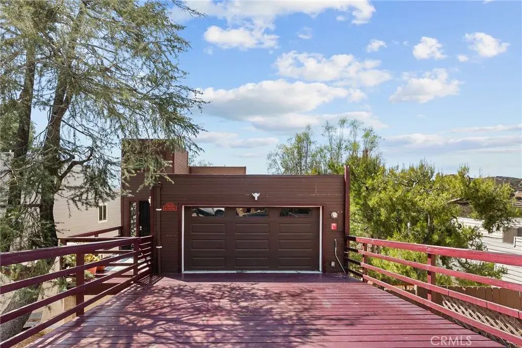 23834 Box Canyon Rd, West Hills