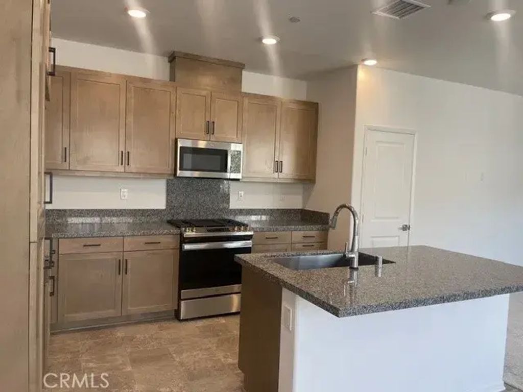 15907 Stresa Lane 1, Fontana