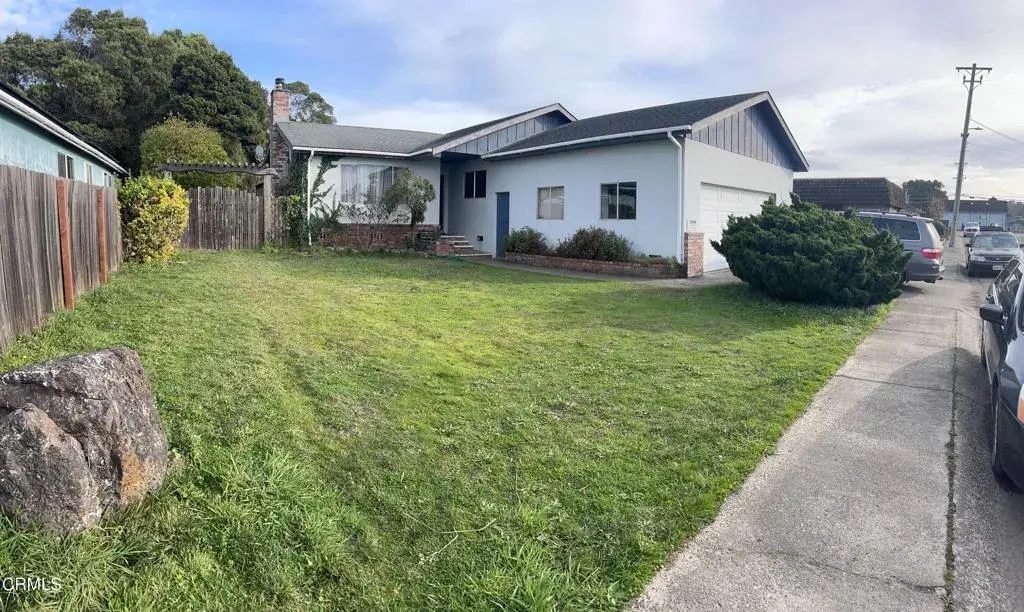 470 Wall Street Street, Fort Bragg