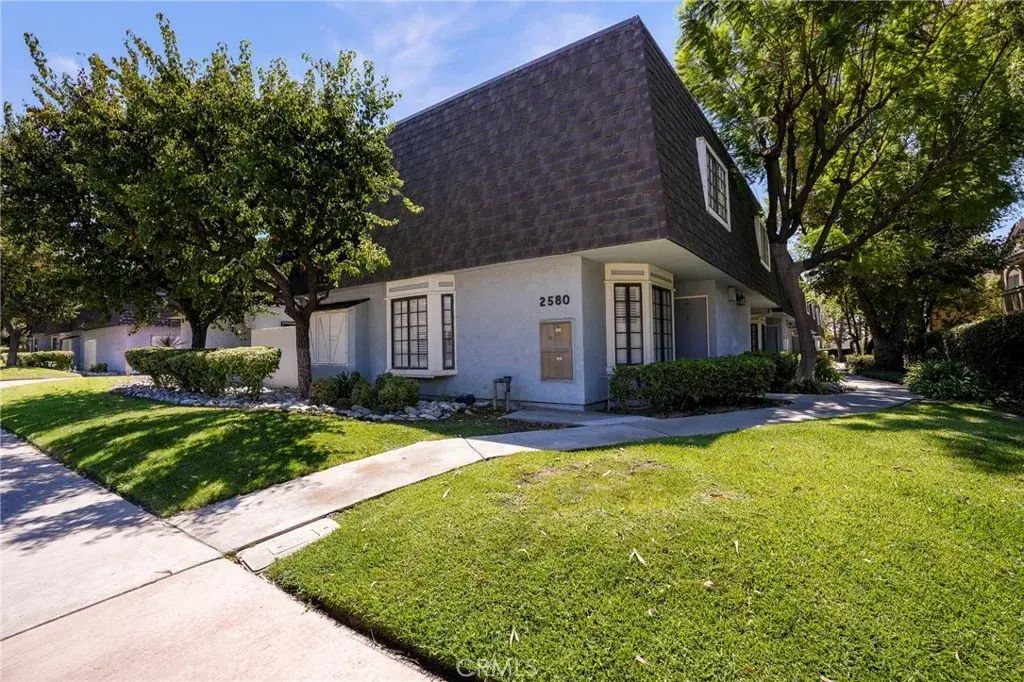 2580 Huntington H, Duarte