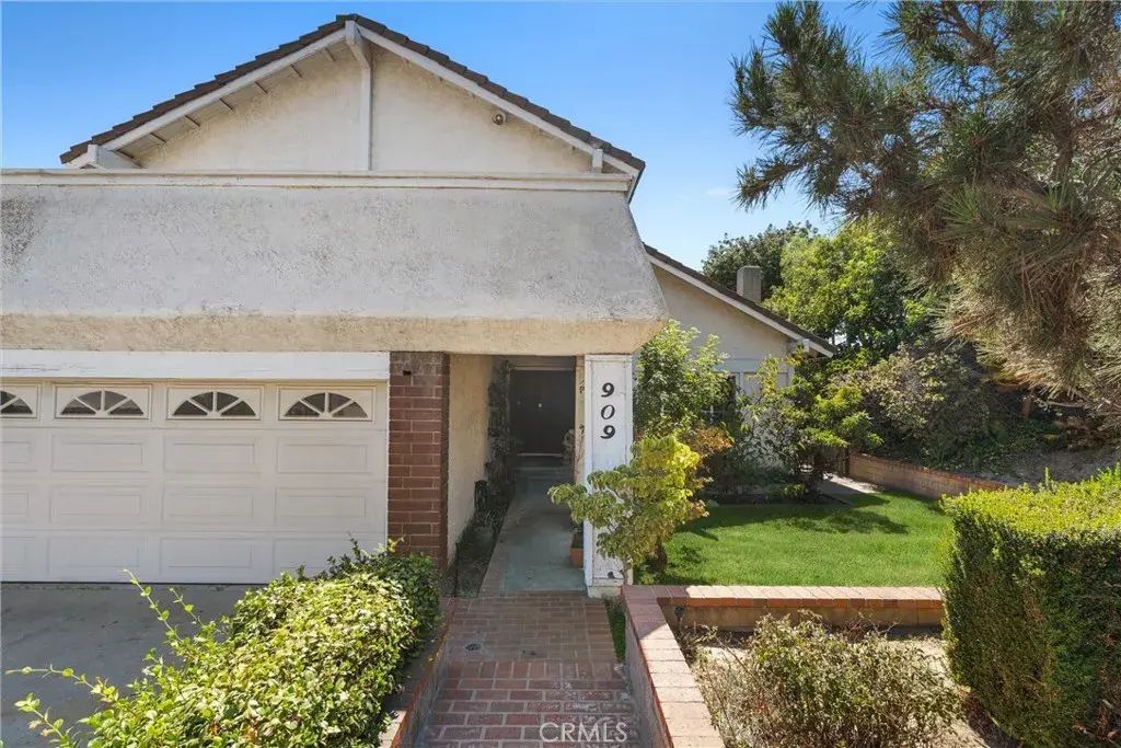 909 Lexington, Montebello