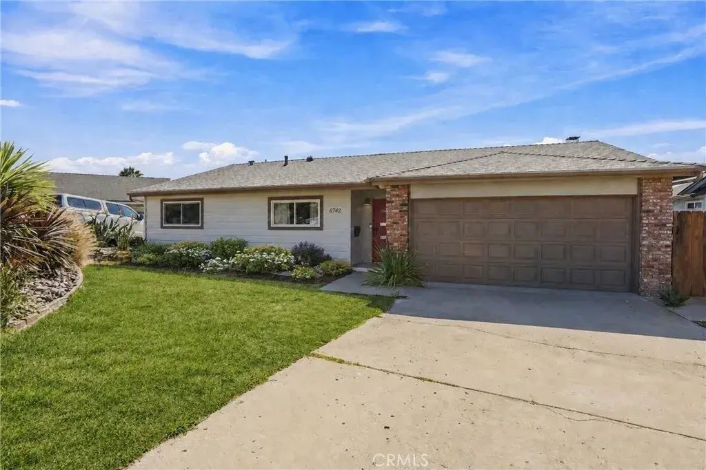 6742 Greenbrier Court, DEL CERRO