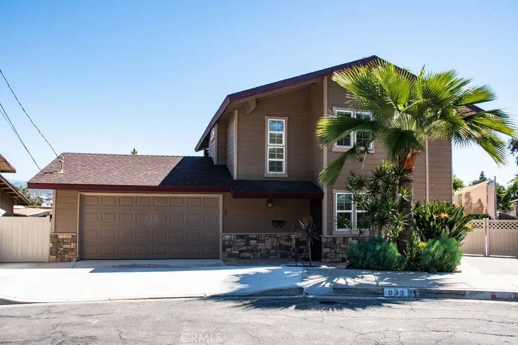 933 Eastside Rd, El Cajon