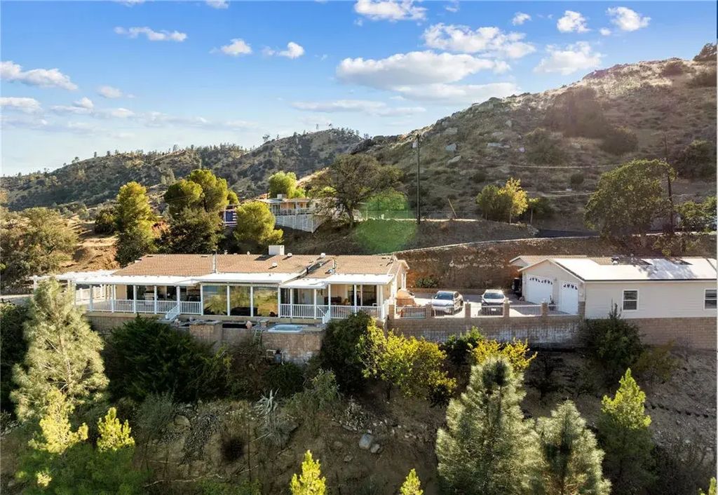 2 Deodar, Wofford Heights