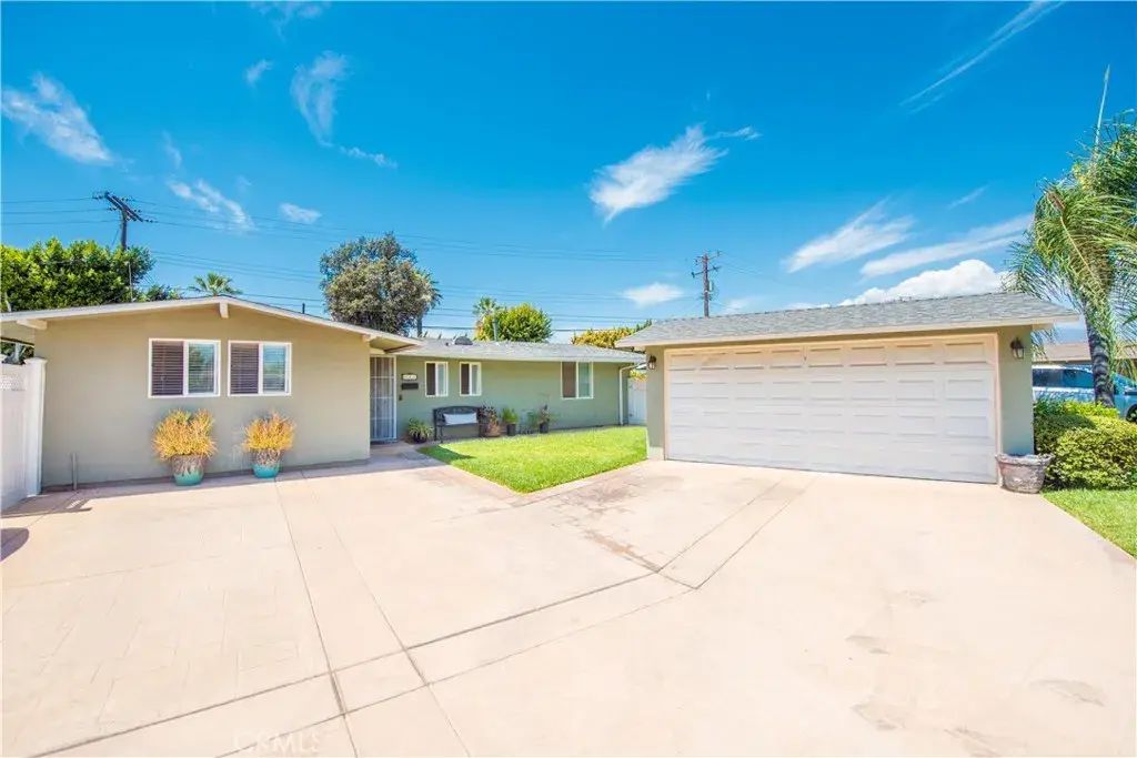 243 S Gardenglen, West Covina