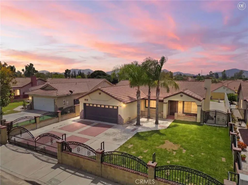 15363 Holly, Fontana