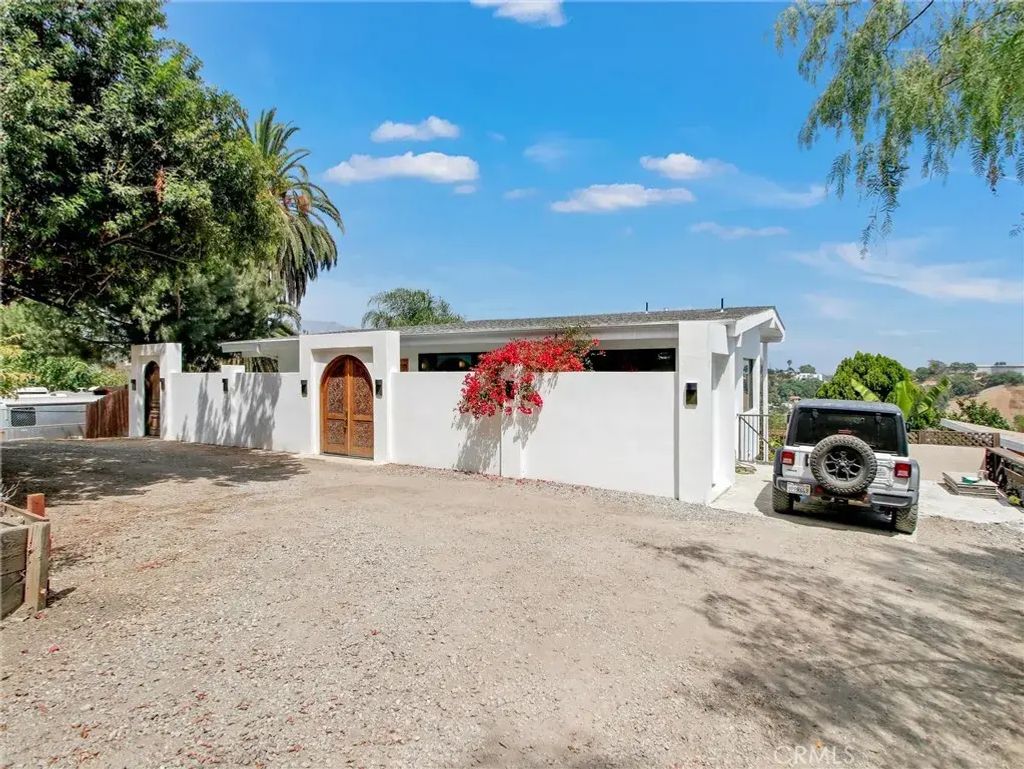 4324 Corona, Los Angeles