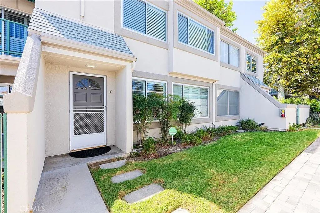 18502 Mayall B, Northridge