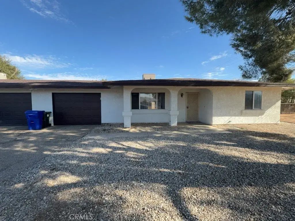 N/A, Apple Valley