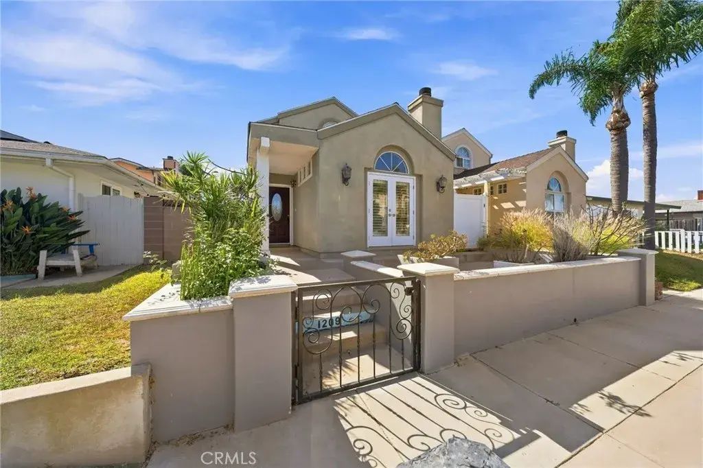 1209 Huntington Street, Huntington Beach