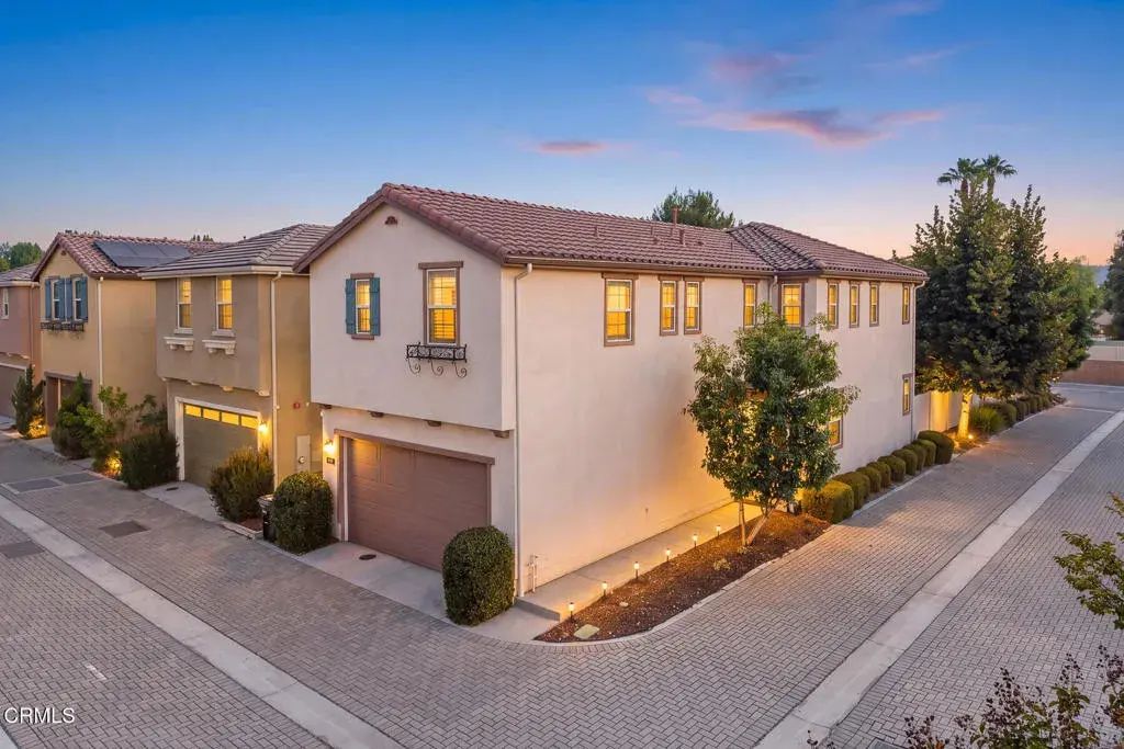 17326 Parque Vanowen Way, Lake Balboa