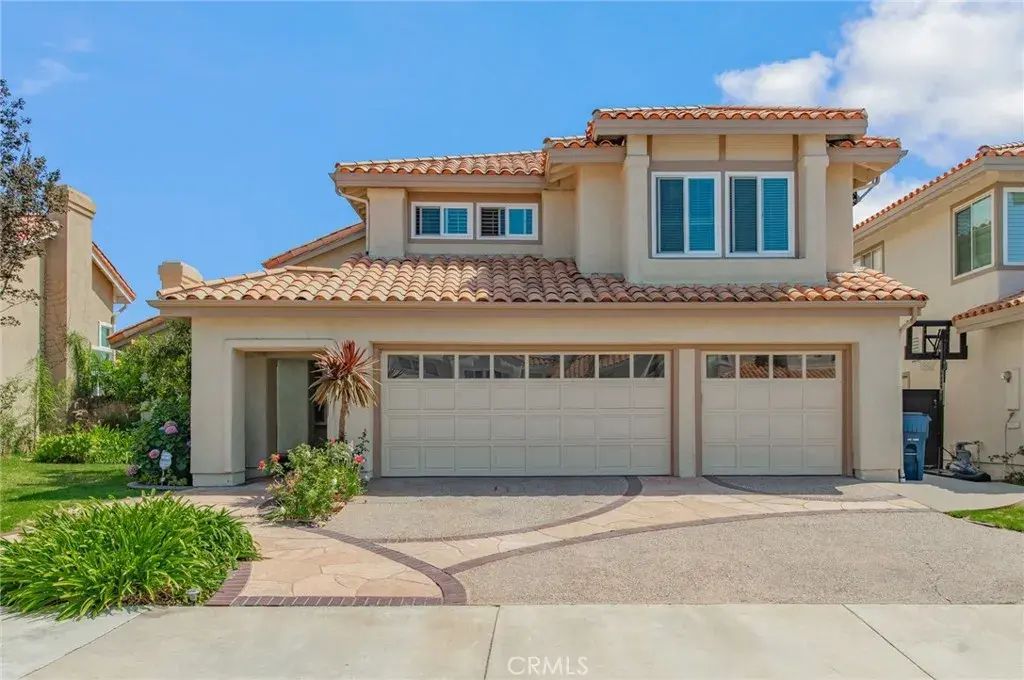 9042 Santiago Dr, Huntington Beach