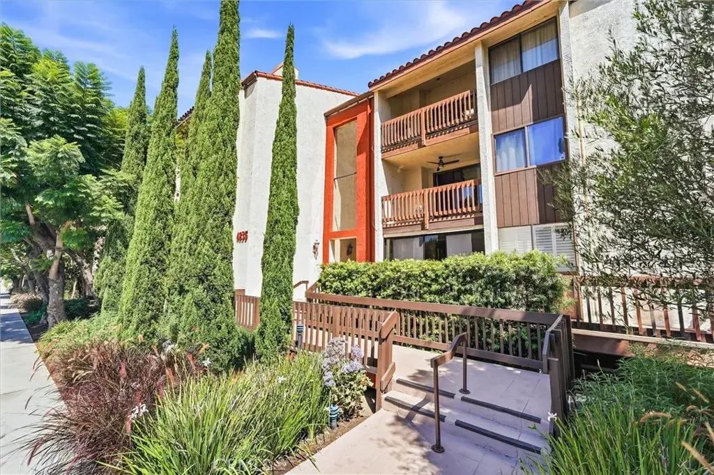 4835 E Anaheim 309, Long Beach