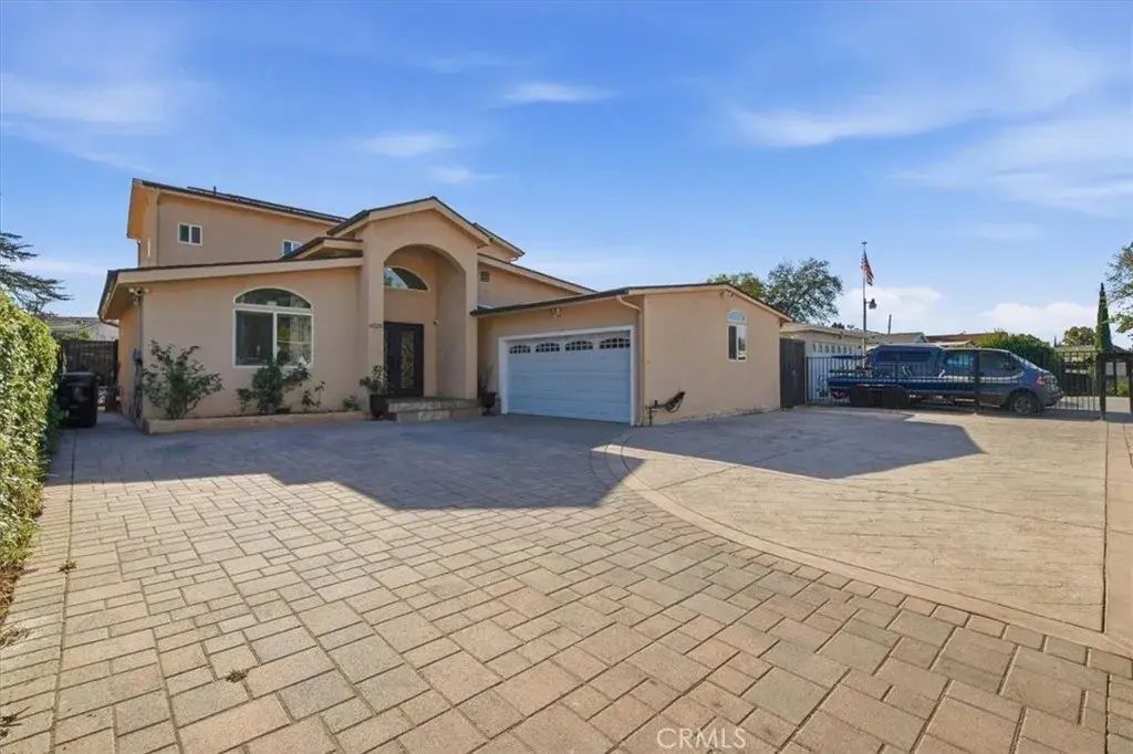 6525 Mary Ellen, Valley Glen