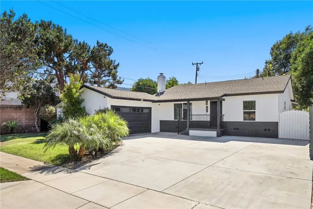 3095 College Avenue, Costa Mesa