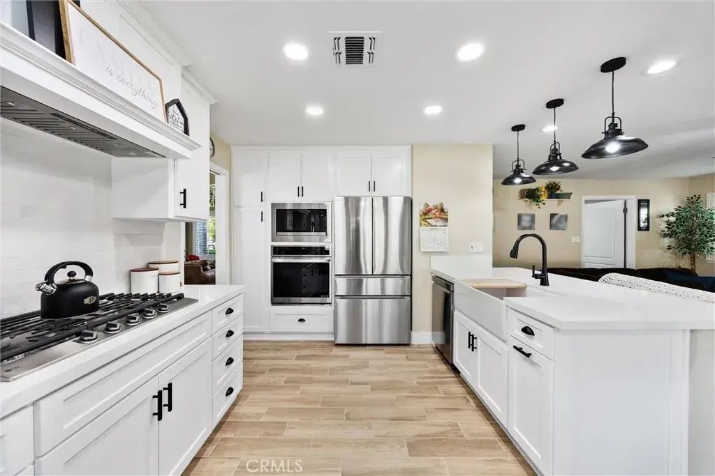 12008 Ernestina Court, Bakersfield
