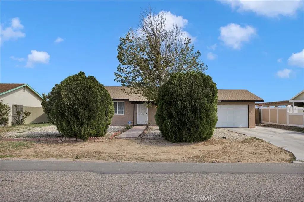 18907 Muskrat Avenue, Adelanto