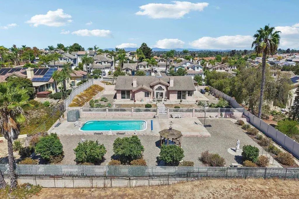 638 Cantara Lane, Vista
