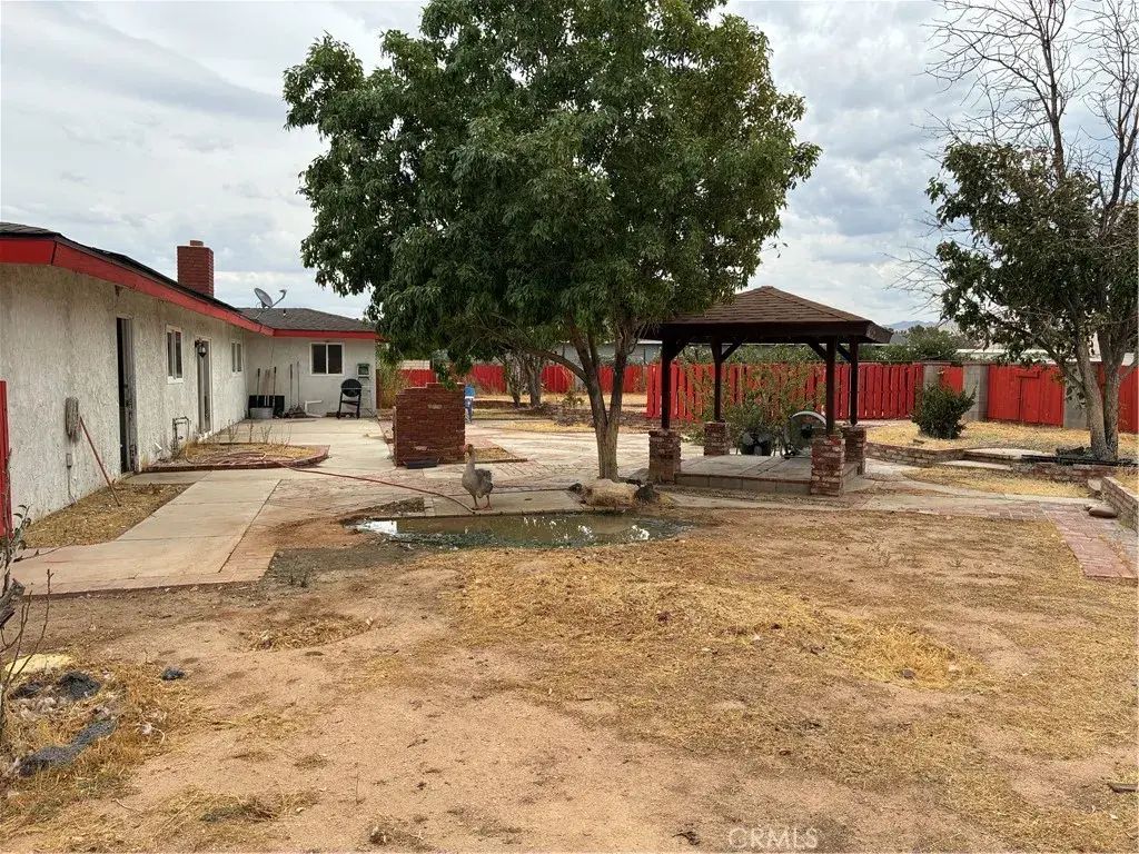 17721 Mauna Loa St, Hesperia