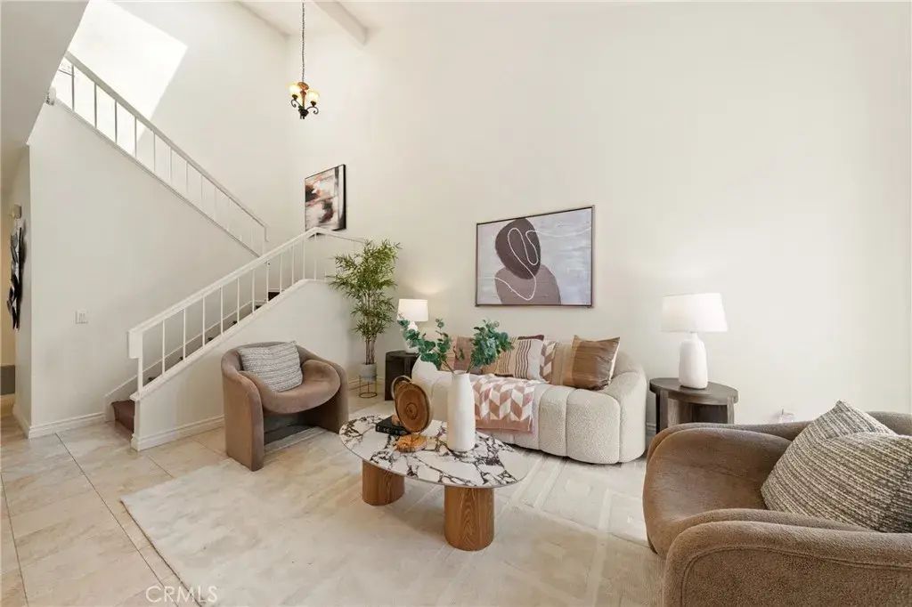 130 Almador, Irvine