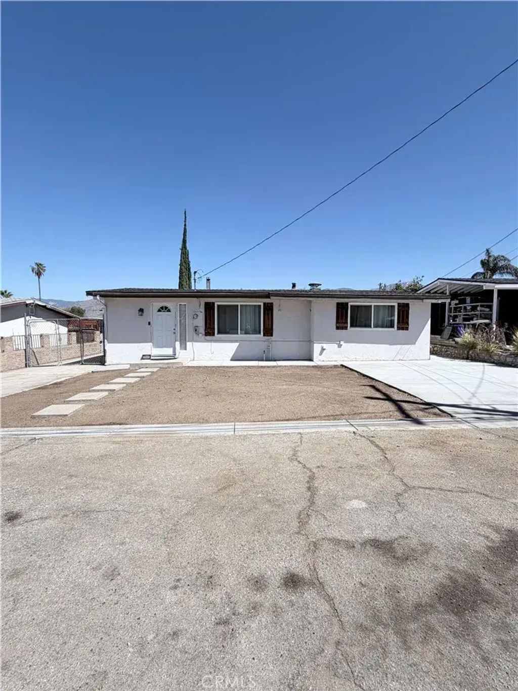 2045 Capri, Mentone