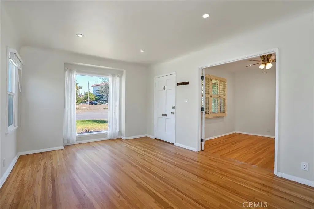6320 W 85th Street, Los Angeles