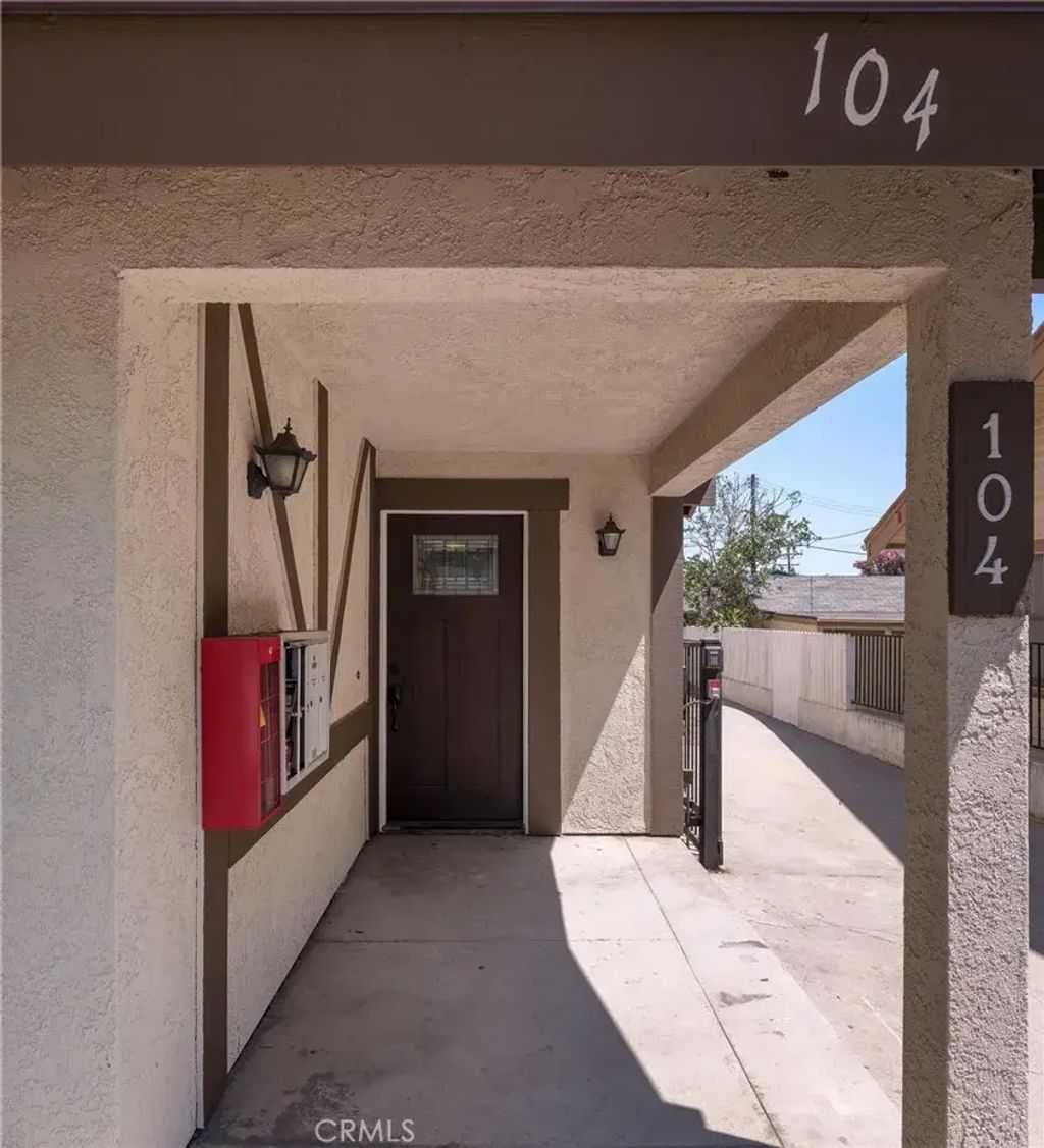 104 N Atlantic A, Alhambra