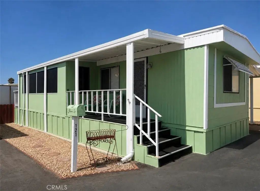 121 Sherri Ln, Oceanside