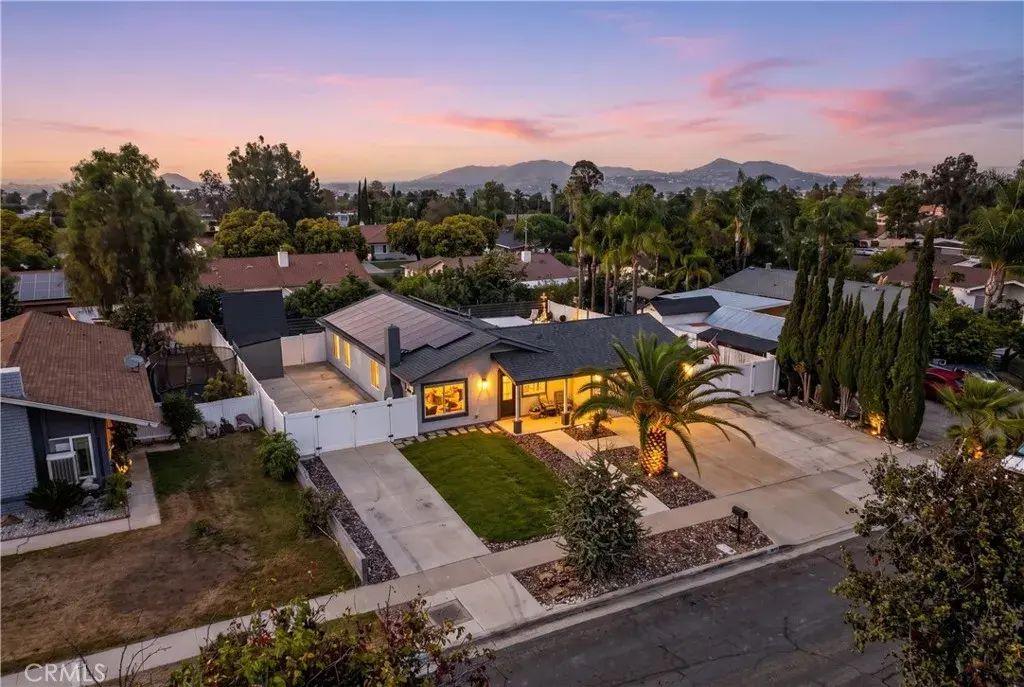 843 W Francis, Corona