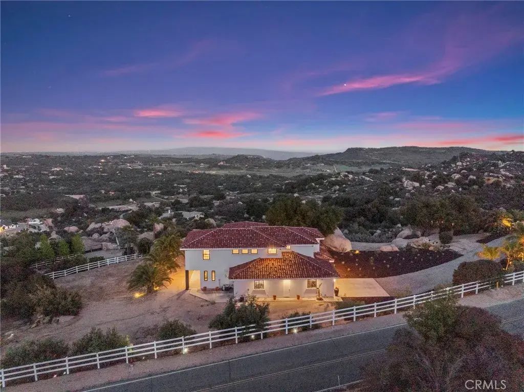 41950 Hacienda Dr, Murrieta