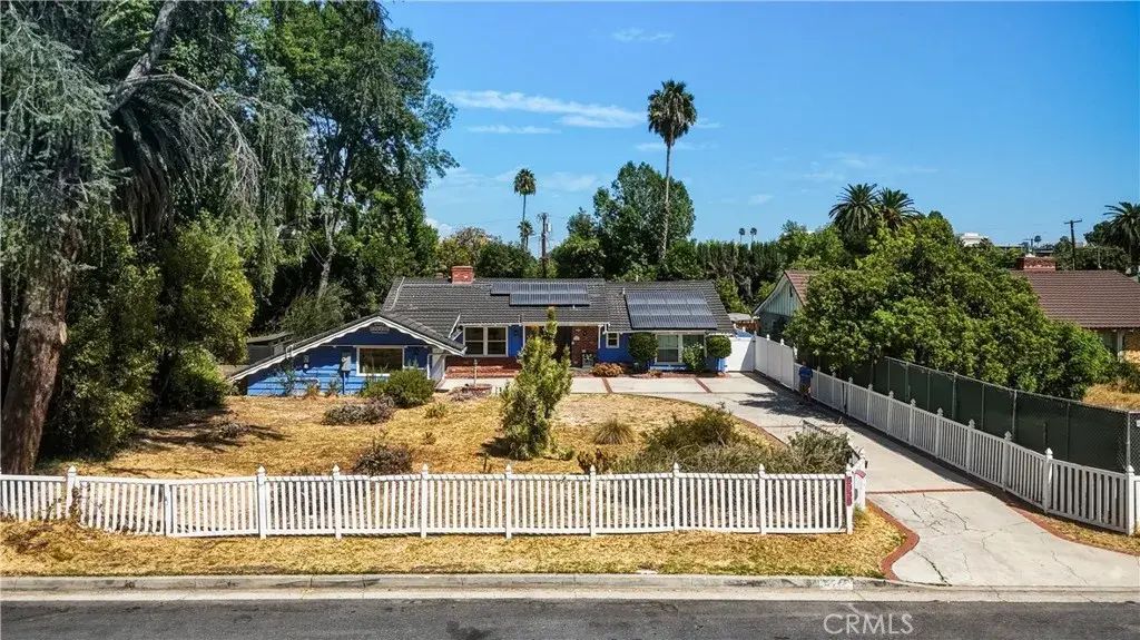 6546 Shoup Avenue, West Hills