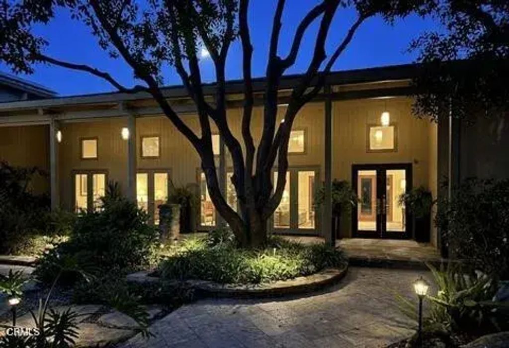 1476 Pathfinder Avenue, Westlake Village