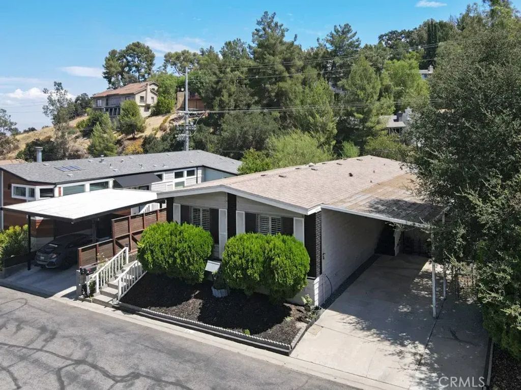23777 Mulholland 4, Calabasas