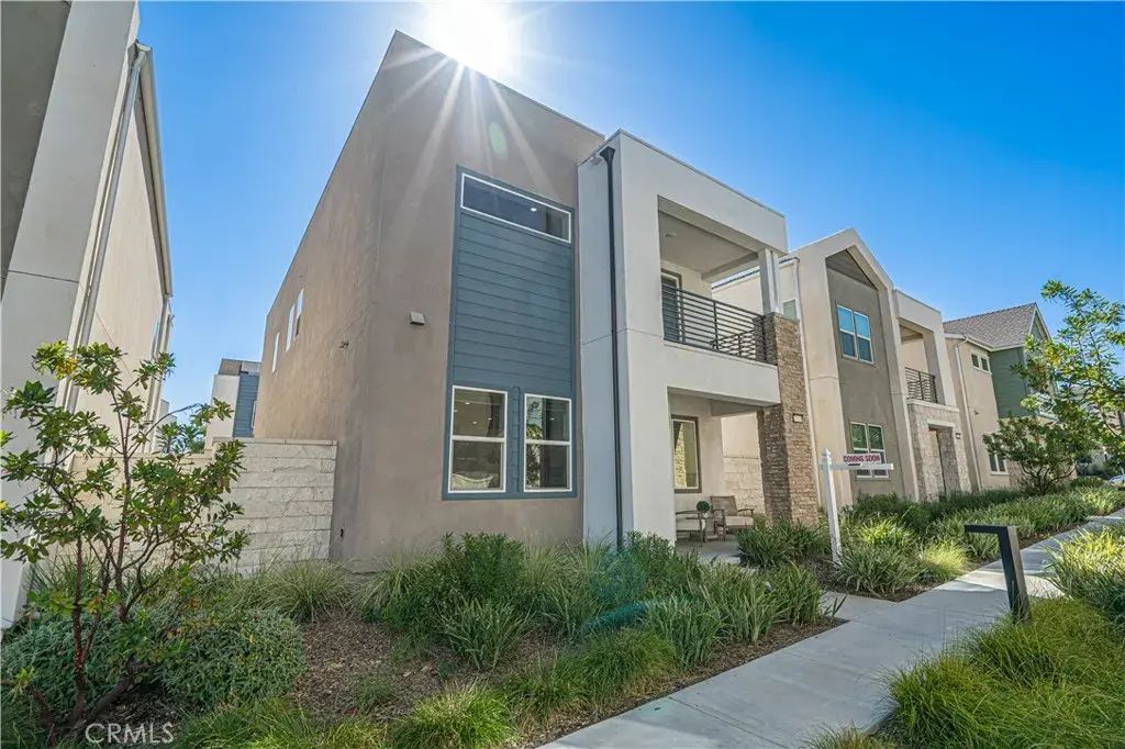 27513 Feathery Cassia, Valencia