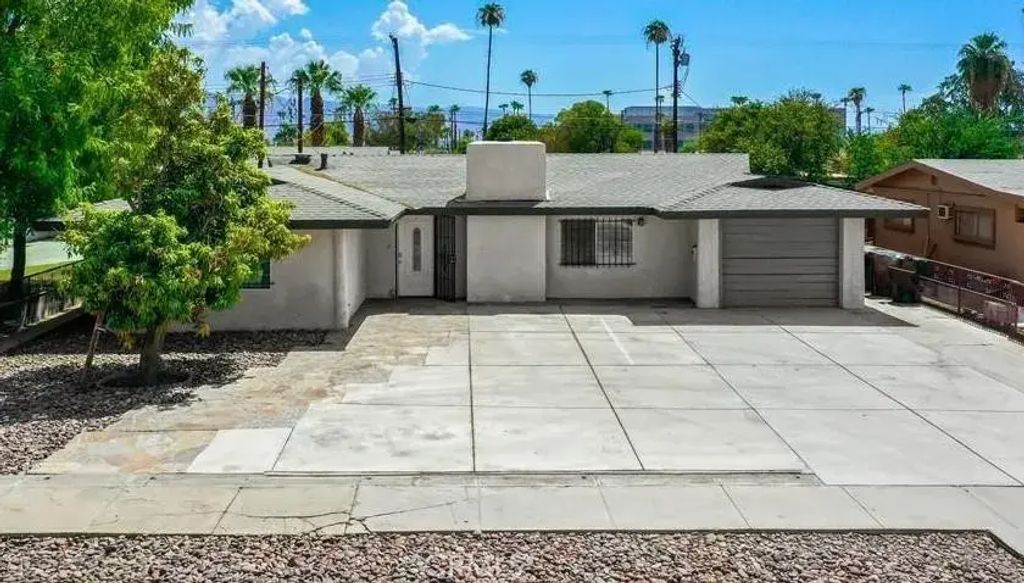 45472 Deglet Noor, Indio