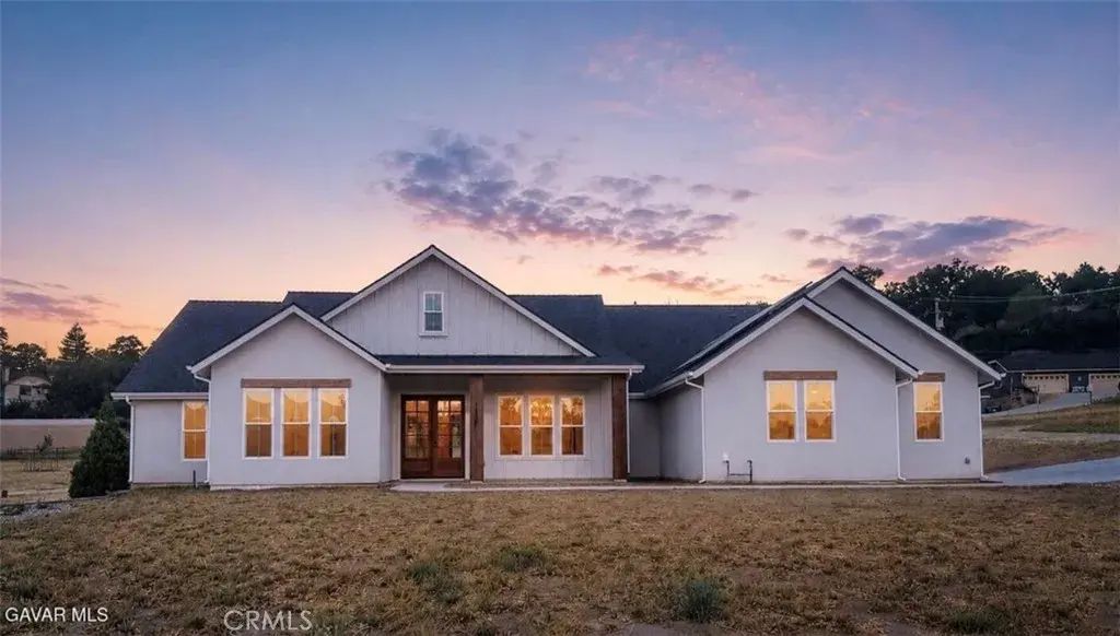 24401 Oaktree Court, Tehachapi