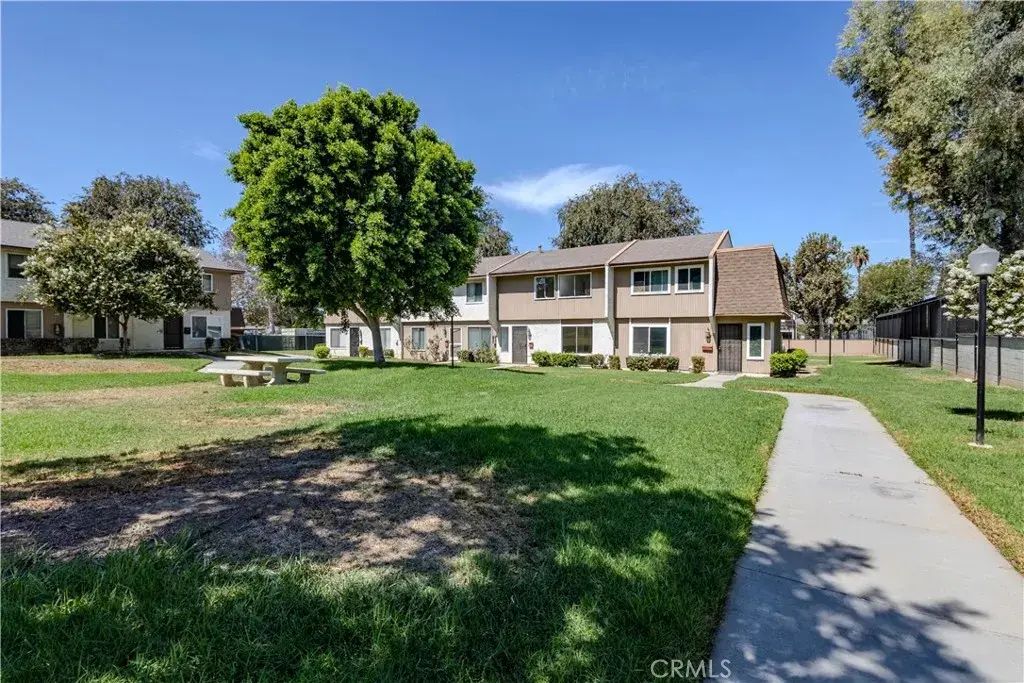 3485 Columbia, Riverside