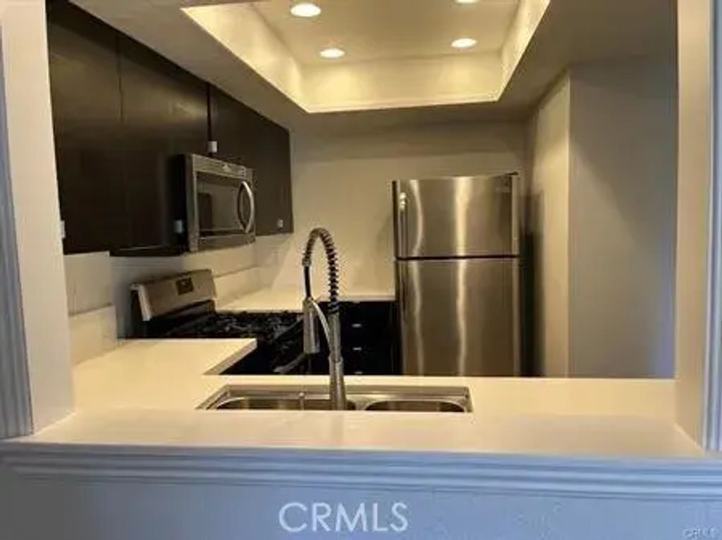 22183 Cedar Pointe 8c, Lake Forest