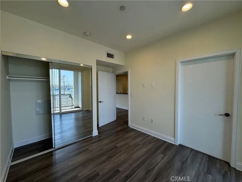 14934 Burbank Boulevard 304, Sherman Oaks