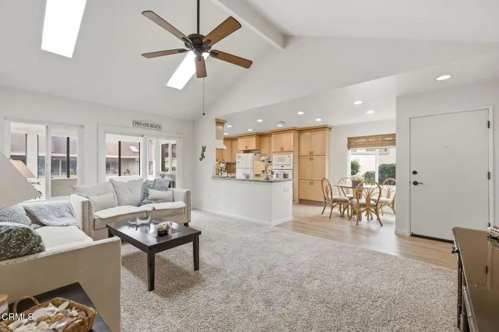 42110 Village 42, Camarillo